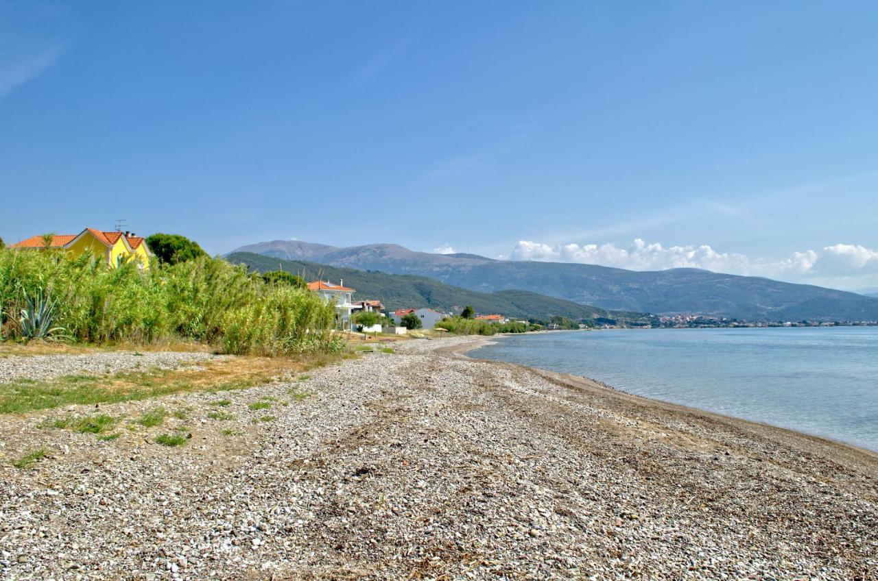 Epipleon Luxury Suites -102- Δωμάτιο 45Τμ Με Βεράντα 35Τμ Μπροστά Στη Θάλασσα Nafpaktos Exterior foto